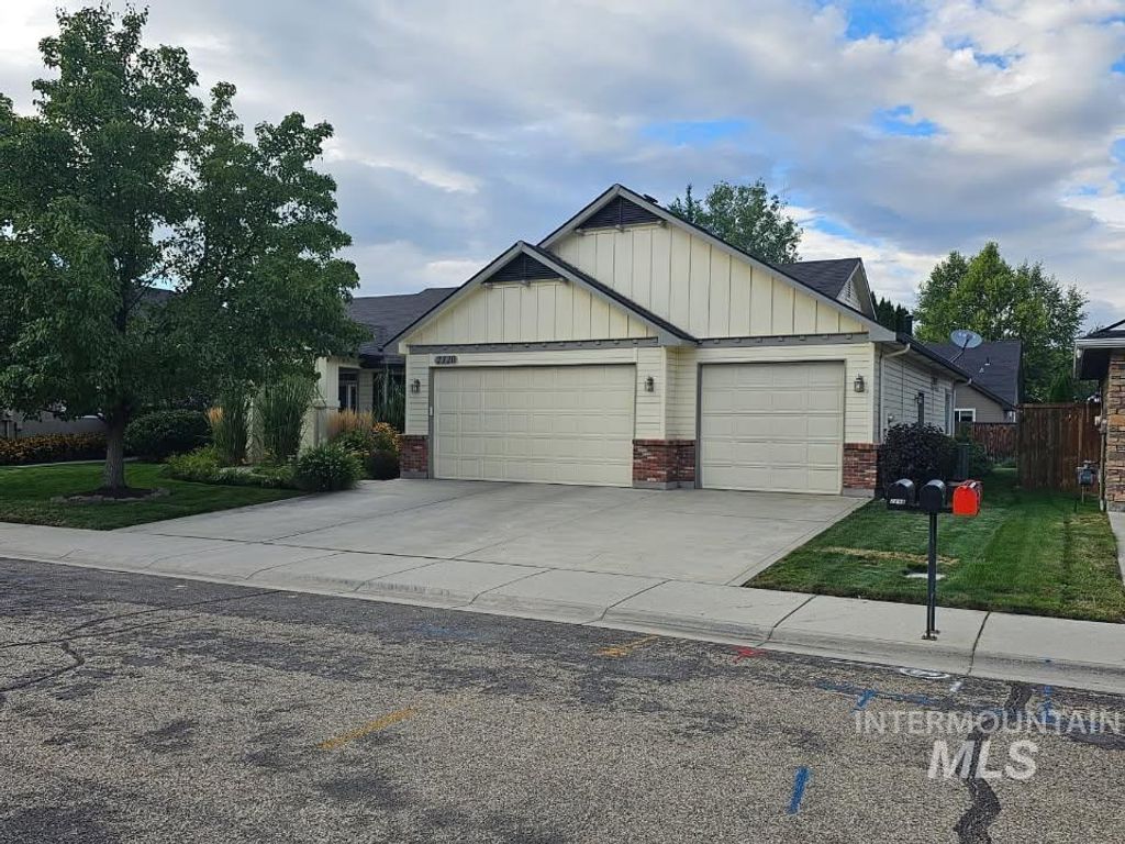 2320 E Redwick Drive, Meridian, ID 83642