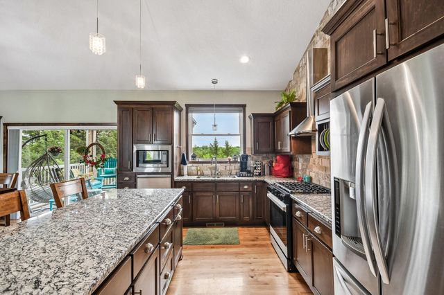 31473 Marvin Avenue, Lindstrom, MN 55045