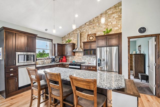 31473 Marvin Avenue, Lindstrom, MN 55045