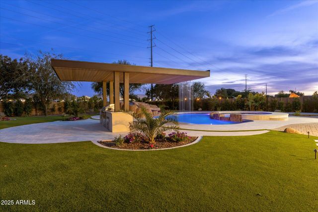 4547 S Banning Drive, Gilbert, AZ 85297