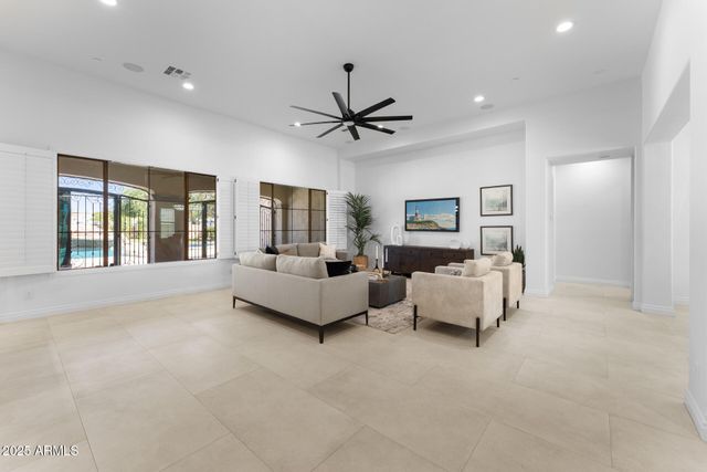 4547 S Banning Drive, Gilbert, AZ 85297