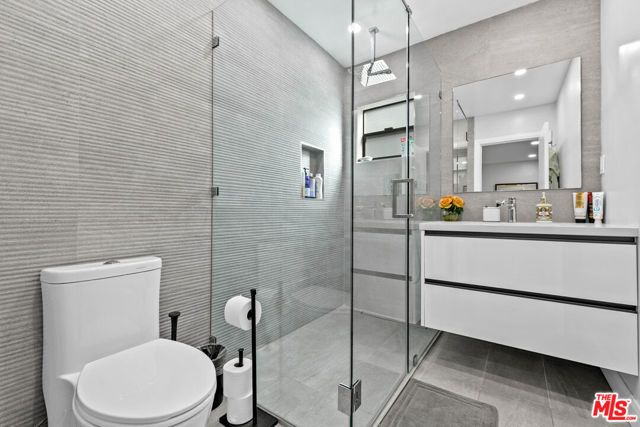 18912 Pasadero Drive, Tarzana (los Angeles), CA 91356