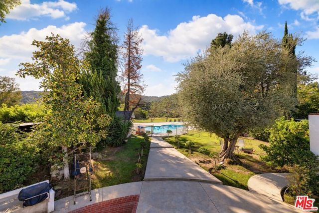 18912 Pasadero Drive, Tarzana (los Angeles), CA 91356