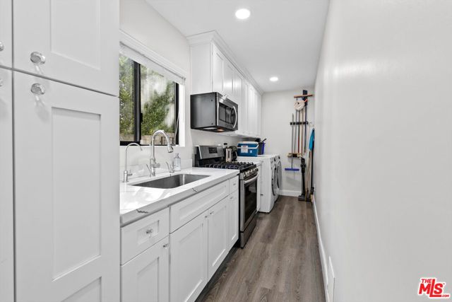 18912 Pasadero Drive, Tarzana (los Angeles), CA 91356