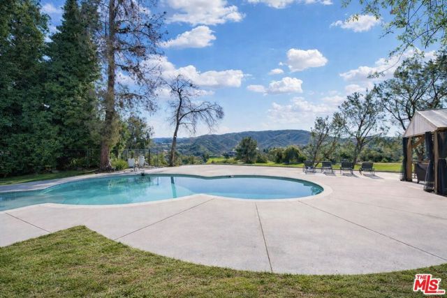 18912 Pasadero Drive, Tarzana (los Angeles), CA 91356