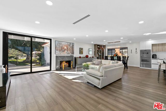 18912 Pasadero Drive, Tarzana (los Angeles), CA 91356