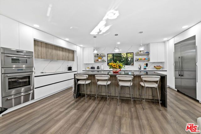 18912 Pasadero Drive, Tarzana (los Angeles), CA 91356