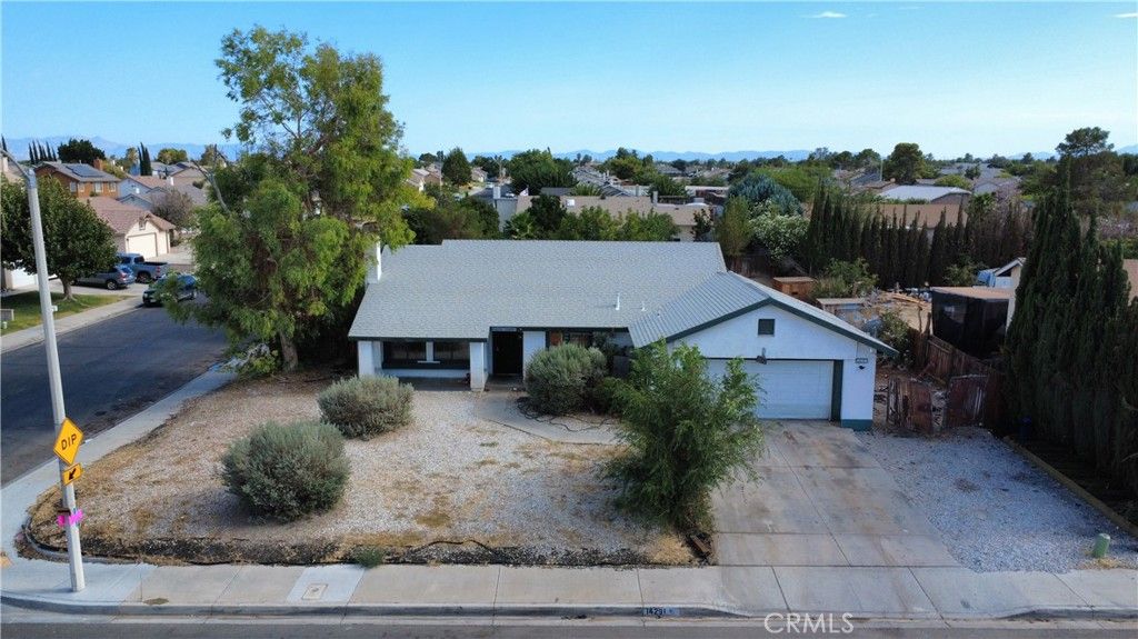 Image 5 of property listing at 14291 Luna Road, Victorville, CA 92392