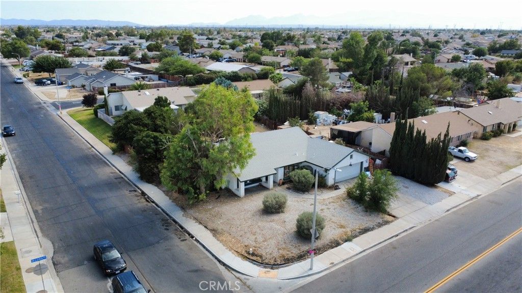 Image 6 of property listing at 14291 Luna Road, Victorville, CA 92392
