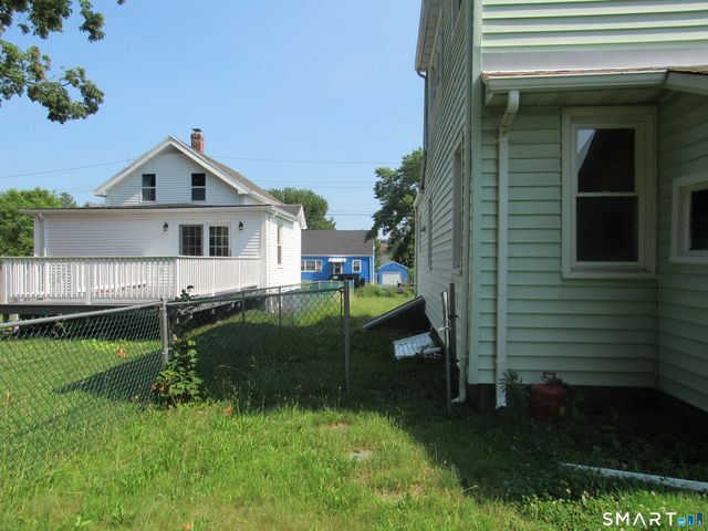 33 Hillcrest Avenue, West Haven, CT 06516