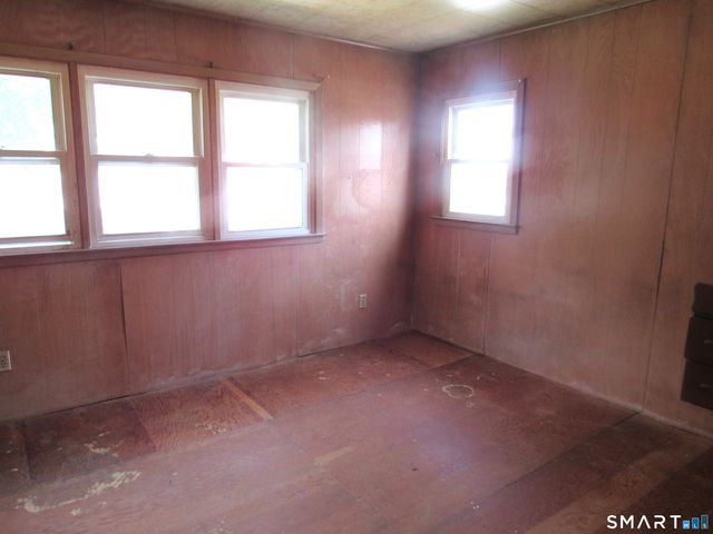 33 Hillcrest Avenue, West Haven, CT 06516