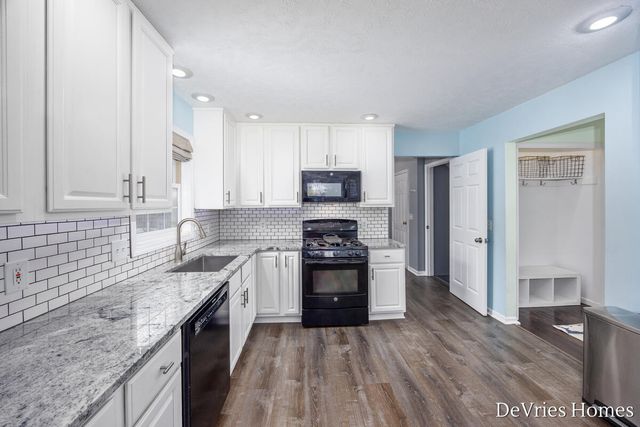 1711 Oakvale Drive, Wyoming, MI 49519