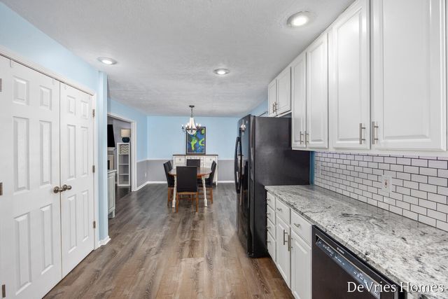 1711 Oakvale Drive, Wyoming, MI 49519