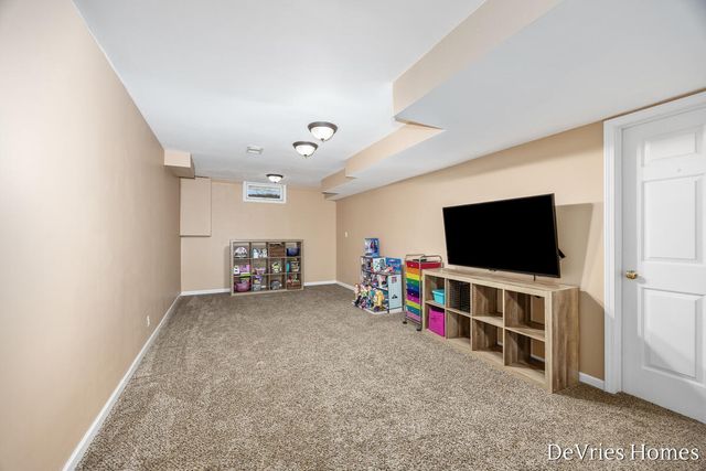 1711 Oakvale Drive, Wyoming, MI 49519