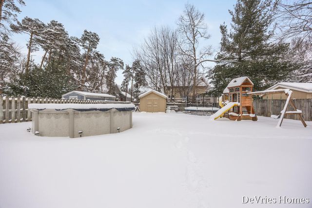 1711 Oakvale Drive, Wyoming, MI 49519