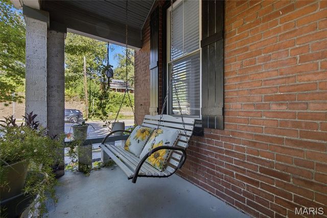 1216 N 5th Street, St Charles, MO 63301