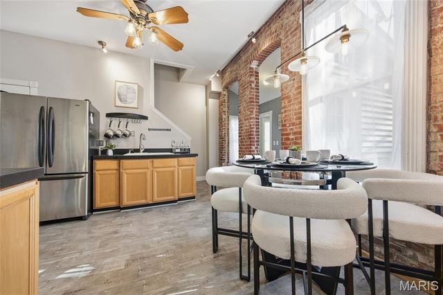 1216 N 5th Street, St Charles, MO 63301