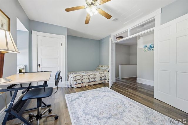 1216 N 5th Street, St Charles, MO 63301