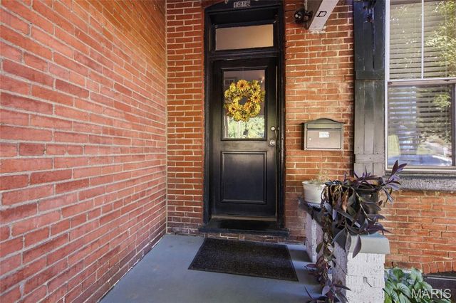 1216 N 5th Street, St Charles, MO 63301