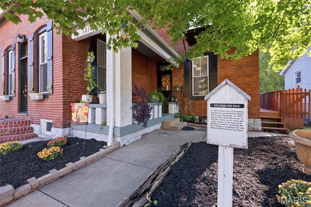 1216 N 5th Street, St Charles, MO 63301