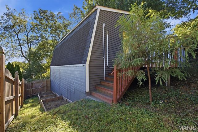 1216 N 5th Street, St Charles, MO 63301