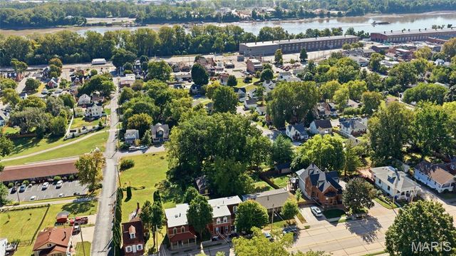 1216 N 5th Street, St Charles, MO 63301