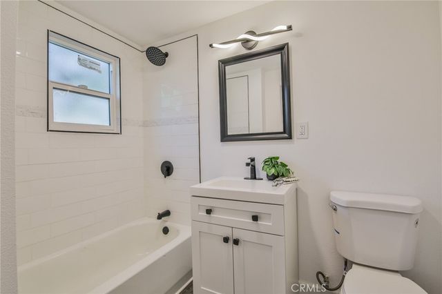 1301 W 46th, Los Angeles, CA 90037