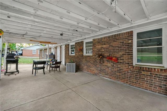 4006 Burns Road SW, Lilburn, GA 30047