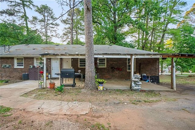 4006 Burns Road SW, Lilburn, GA 30047