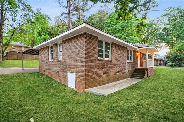 4006 Burns Road SW, Lilburn, GA 30047
