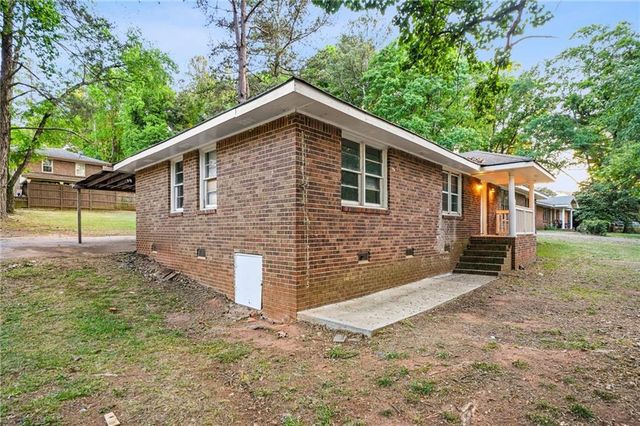 4006 Burns Road SW, Lilburn, GA 30047