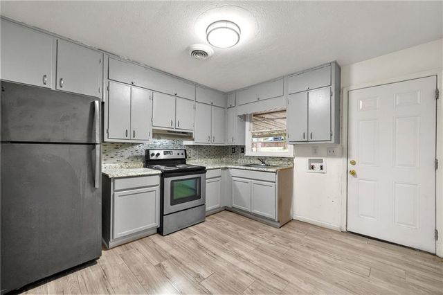 4006 Burns Road SW, Lilburn, GA 30047