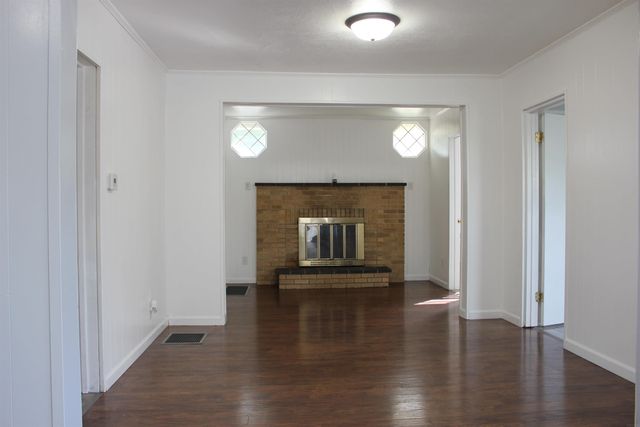 5318 Lafayette Road, Elk Run Heights, IA 50707