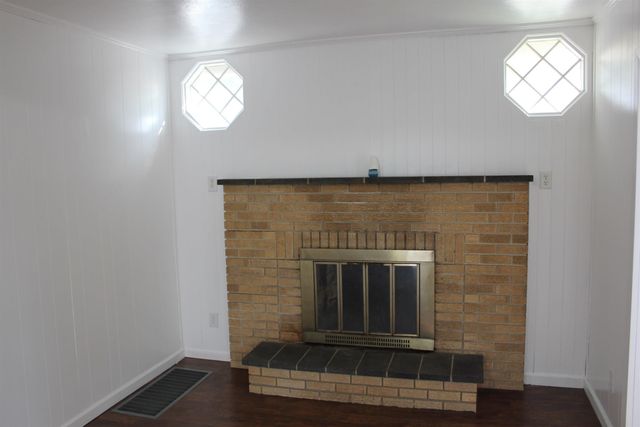 5318 Lafayette Road, Elk Run Heights, IA 50707