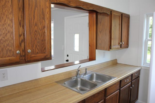 5318 Lafayette Road, Elk Run Heights, IA 50707