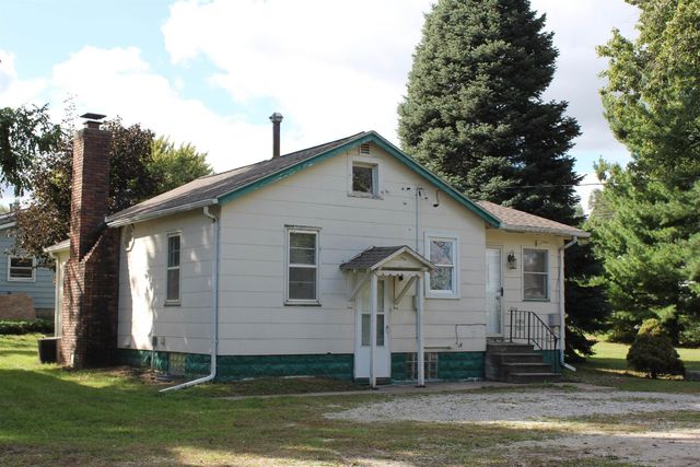 5318 Lafayette Road, Elk Run Heights, IA 50707