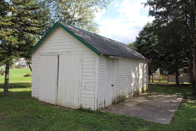 5318 Lafayette Road, Elk Run Heights, IA 50707