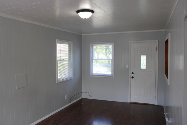 5318 Lafayette Road, Elk Run Heights, IA 50707