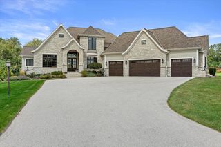 W336S981 Riemer COURT, Delafield, WI 53066