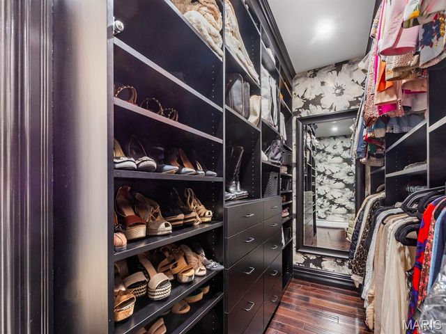 200 S Brentwood Boulevard 21H, Clayton, MO 63105