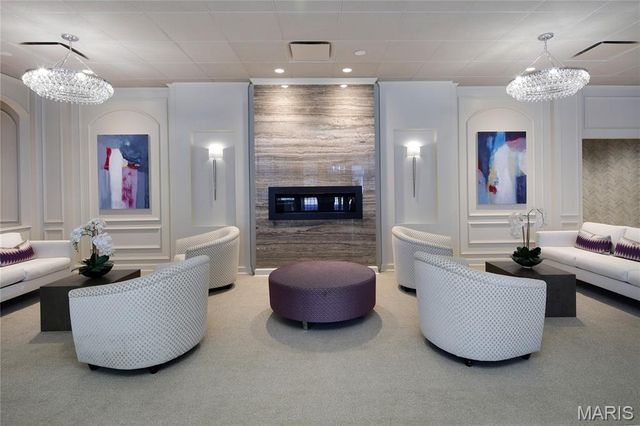 200 S Brentwood Boulevard 21H, Clayton, MO 63105