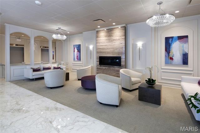 200 S Brentwood Boulevard 21H, Clayton, MO 63105