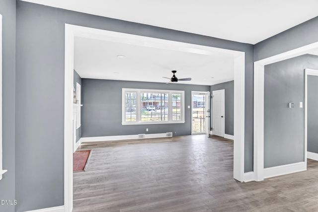 1249 Oakridge Avenue, Henderson, NC 27536