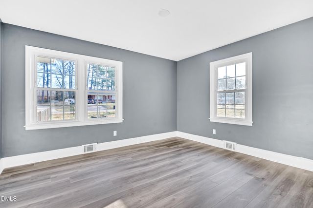 1249 Oakridge Avenue, Henderson, NC 27536