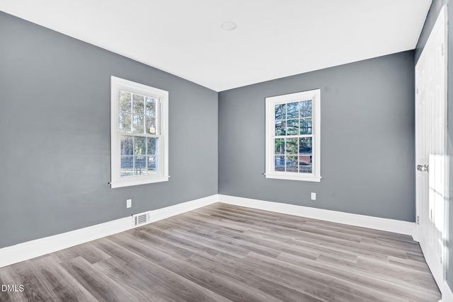 1249 Oakridge Avenue, Henderson, NC 27536