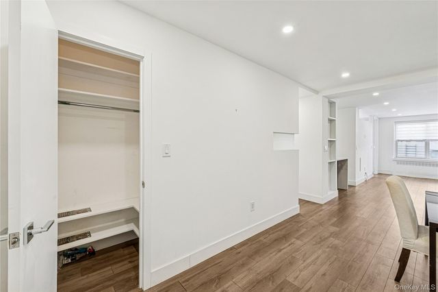 7136 110th Street 2F, Forest Hills, NY 11375