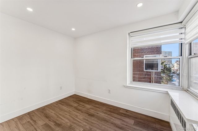 7136 110th Street 2F, Forest Hills, NY 11375