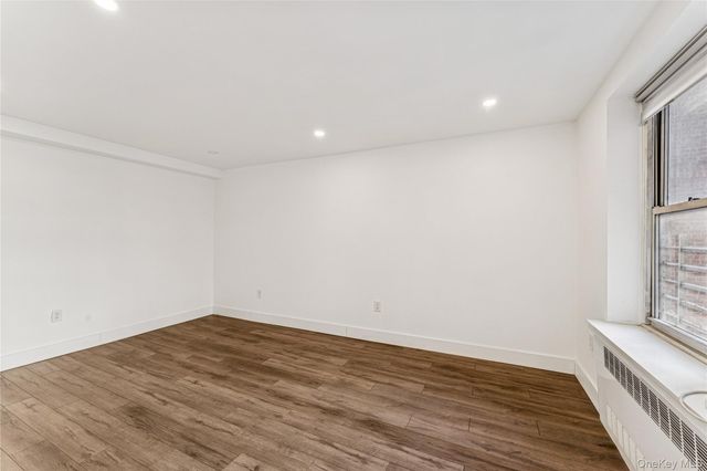 7136 110th Street 2F, Forest Hills, NY 11375