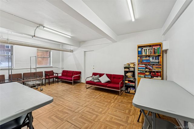 7136 110th Street 2F, Forest Hills, NY 11375