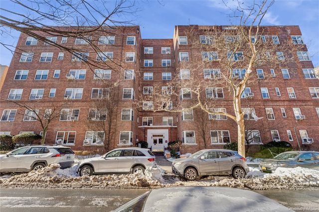 7136 110th Street 2F, Forest Hills, NY 11375